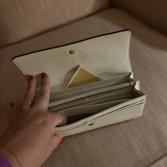 Vintage Michael Kors wallet. - Picture 2 of 2